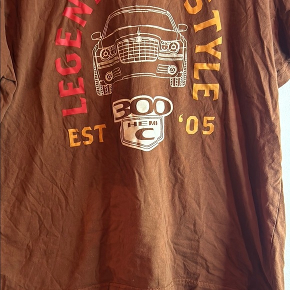 Chrysler Brown Graphic Tee - Picture 7 of 8